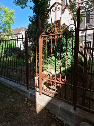 Clôture du square des trois Godets Cathédrale de Troyes