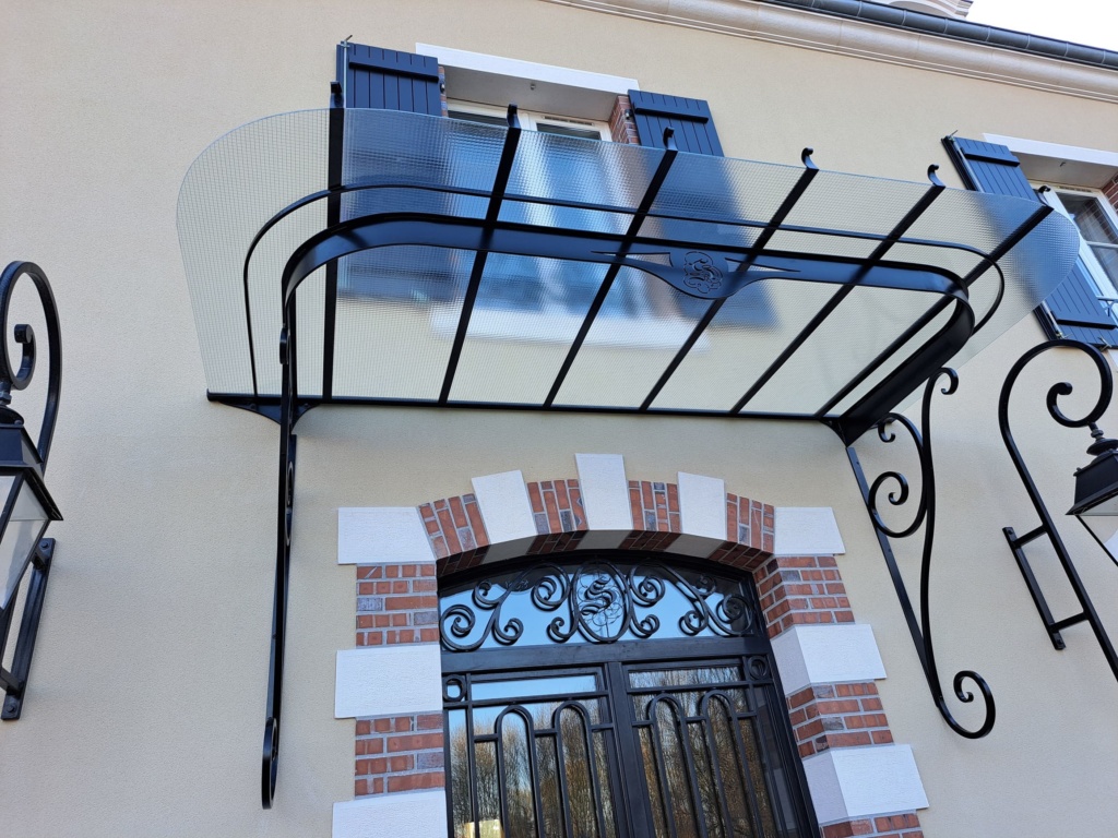 Motif de ferronnerie personnalisée avec initiales