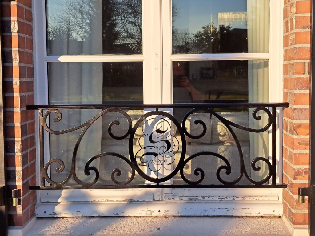 Ferronnerie extérieure design en acier et verre