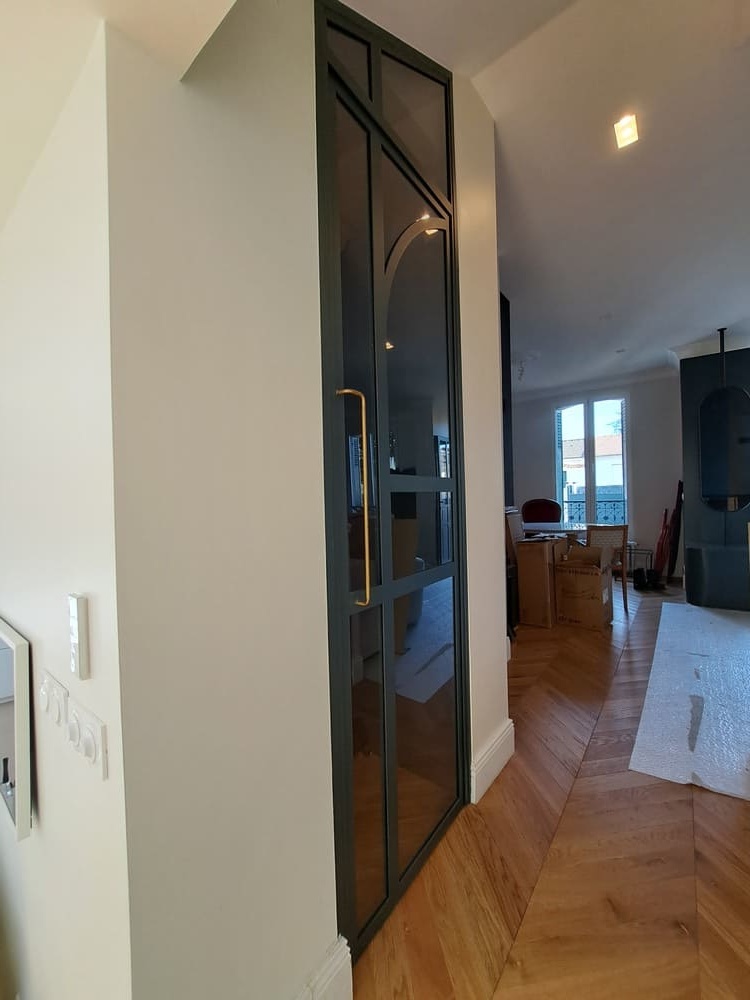 Menuiserie métallique porte acier thermolaqué