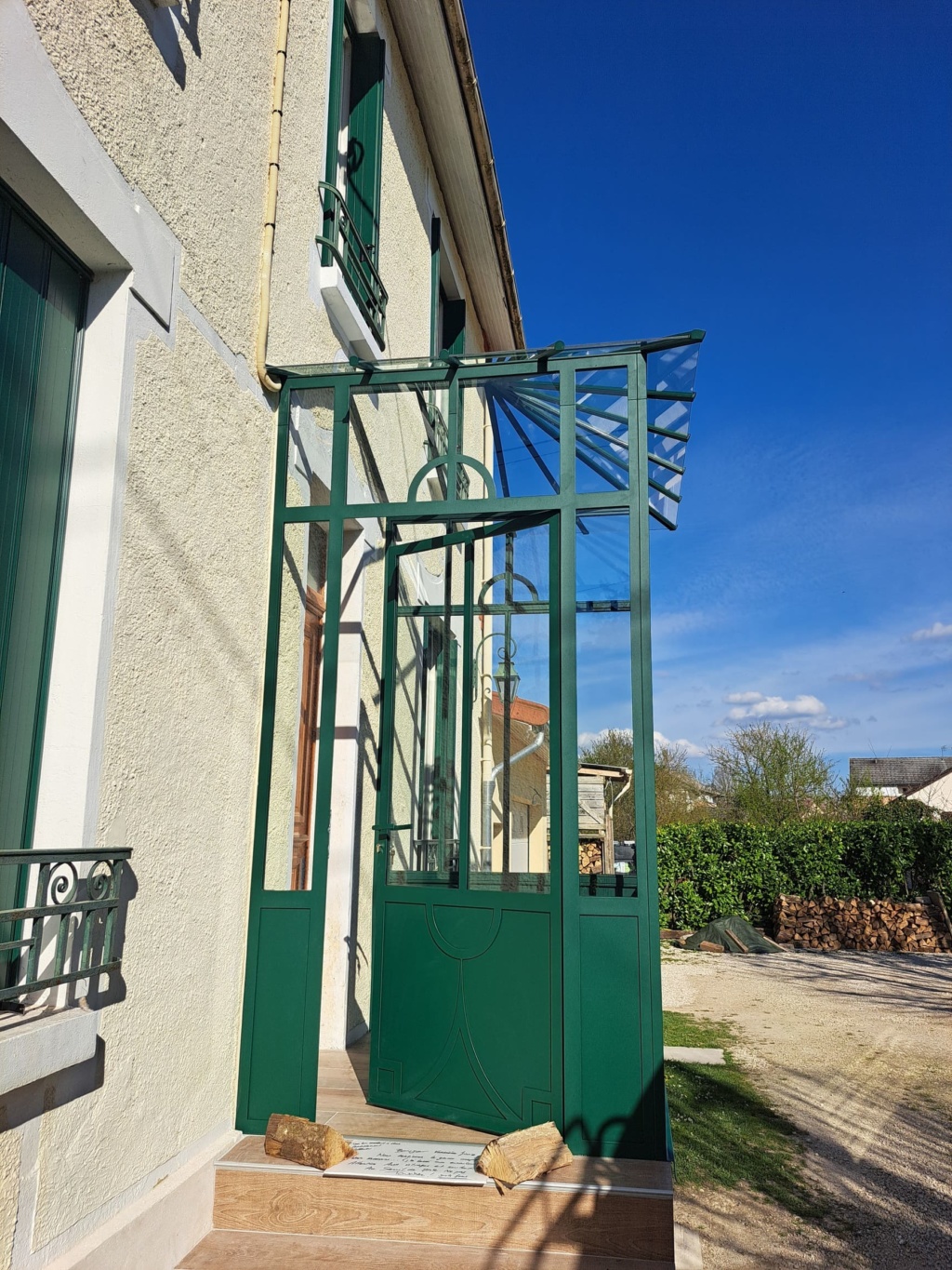 Verrière d’entrée en acier thermolaqué et verre feuilleté