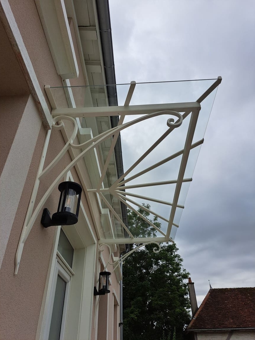 Marquise extérieure en acier avec verre feuilleté