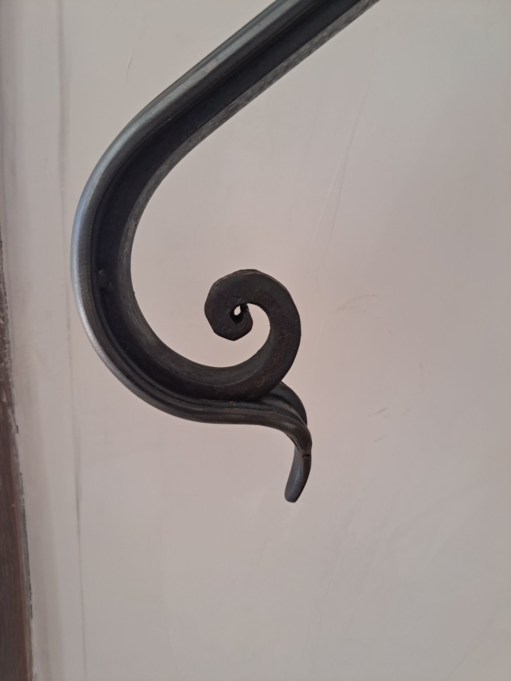 Création de garde-corps carte blanche en acier et verre