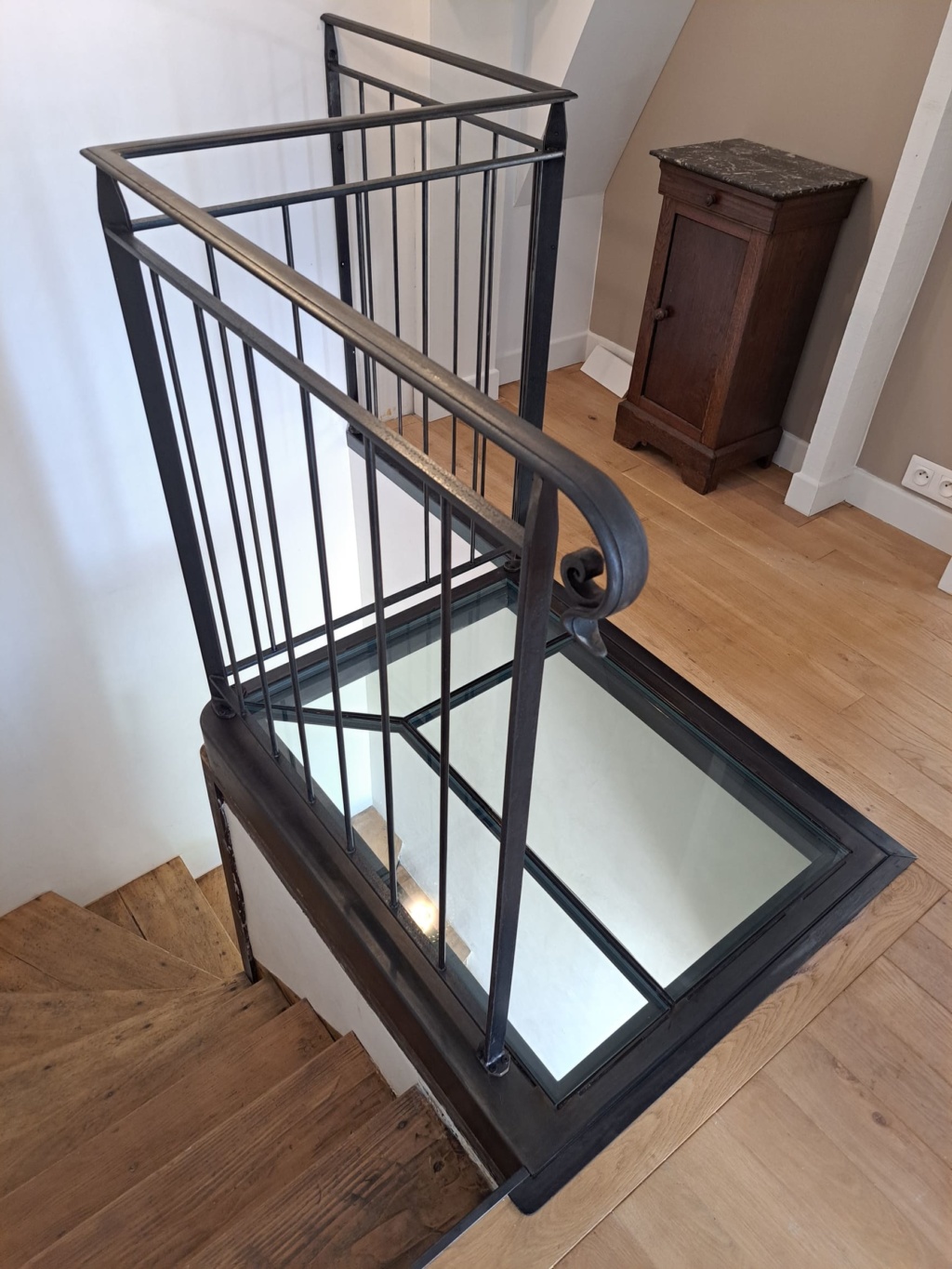 Détail de garde-corps en acier patiné