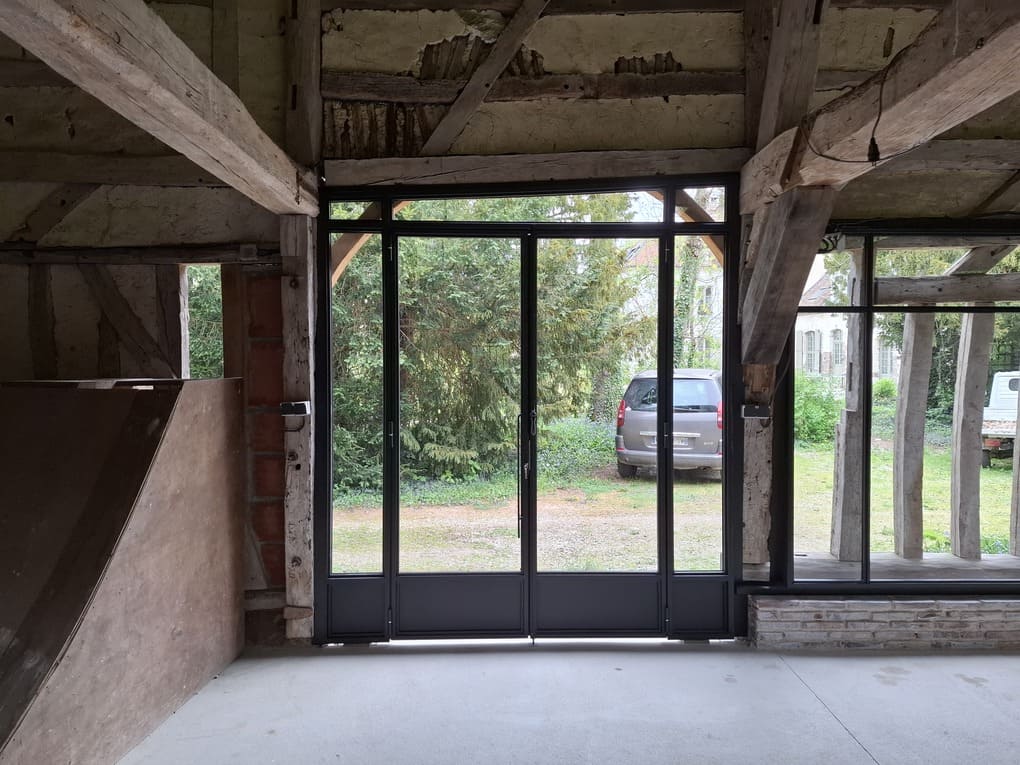 Ensemble portes et verrières fixes sur mesure