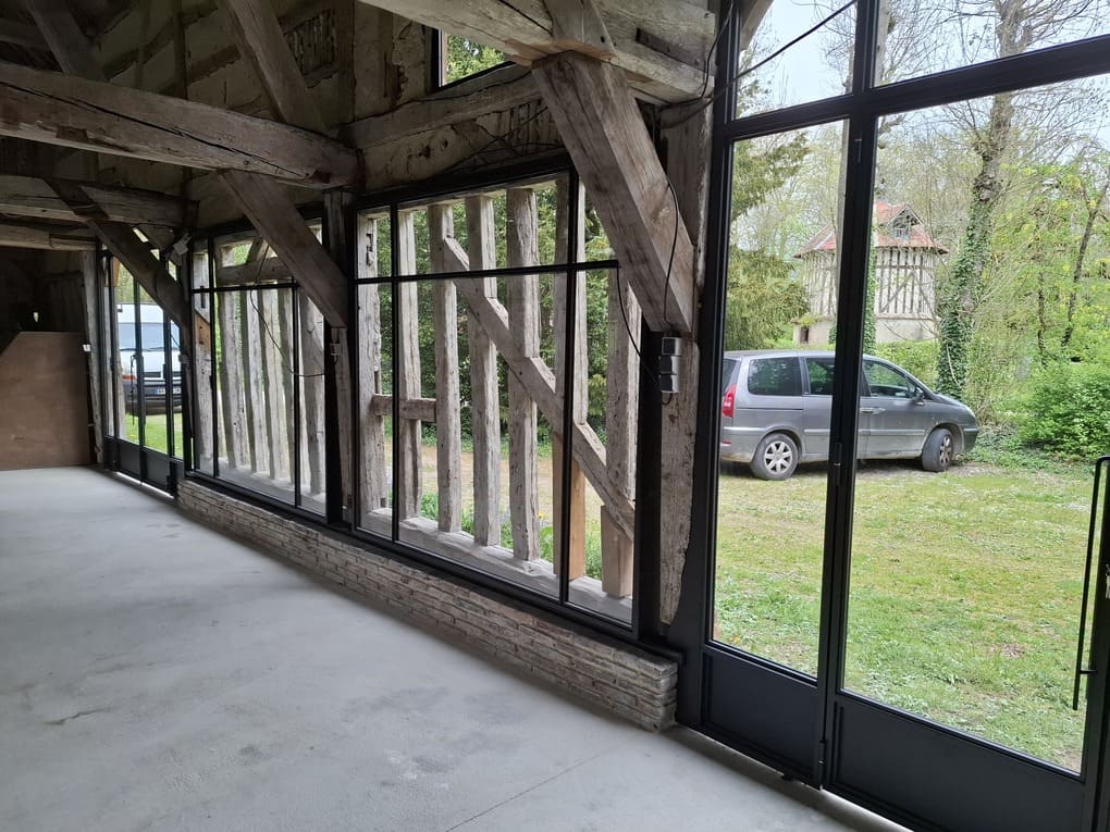 Portes design en acier et verre feuilleté