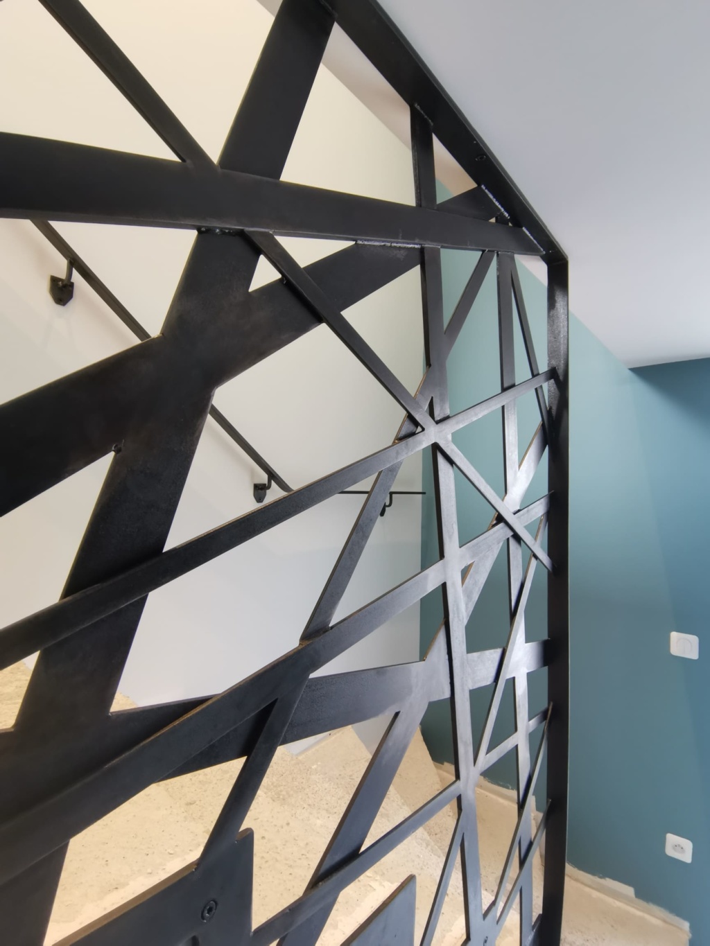 Garde-corps contemporain en acier patiné