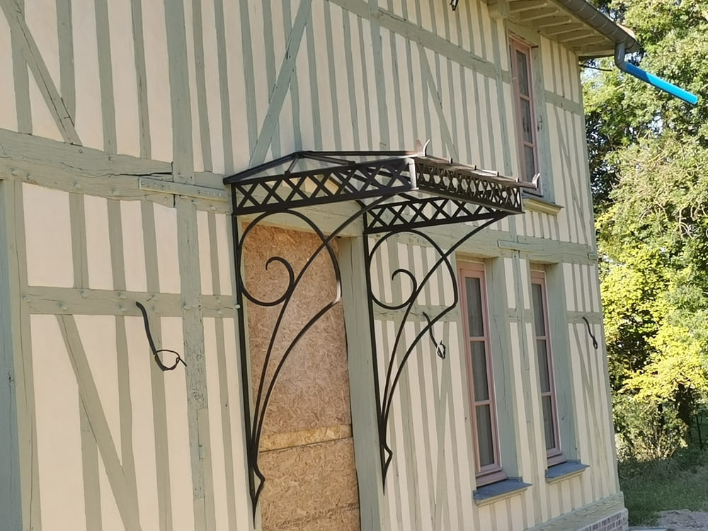 Détail de verrière avec verre feuilleté