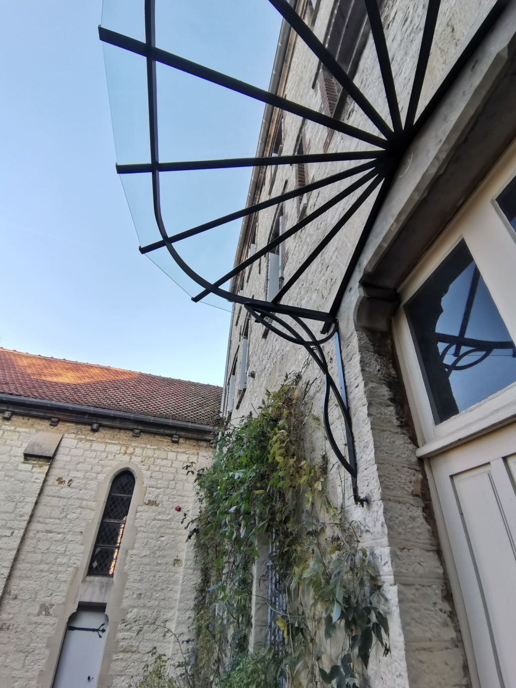 Marquise en acier thermolaqué et verre feuilleté à Troyes