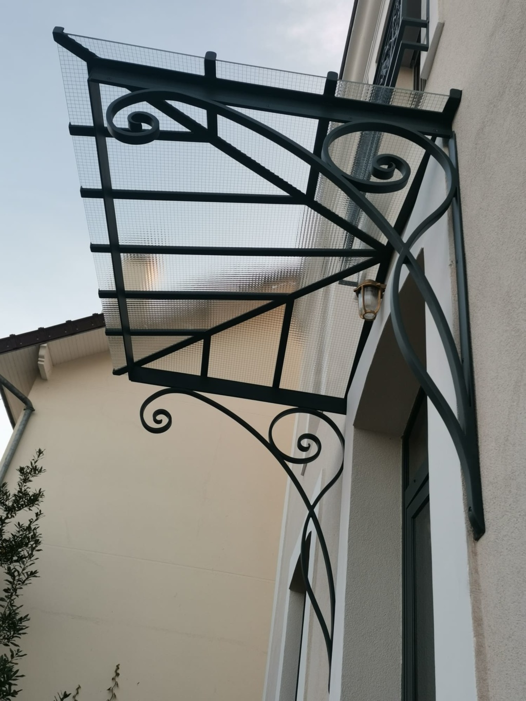 Marquise extérieure en acier avec verre armé